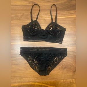 Else Baroque set. Runs small.